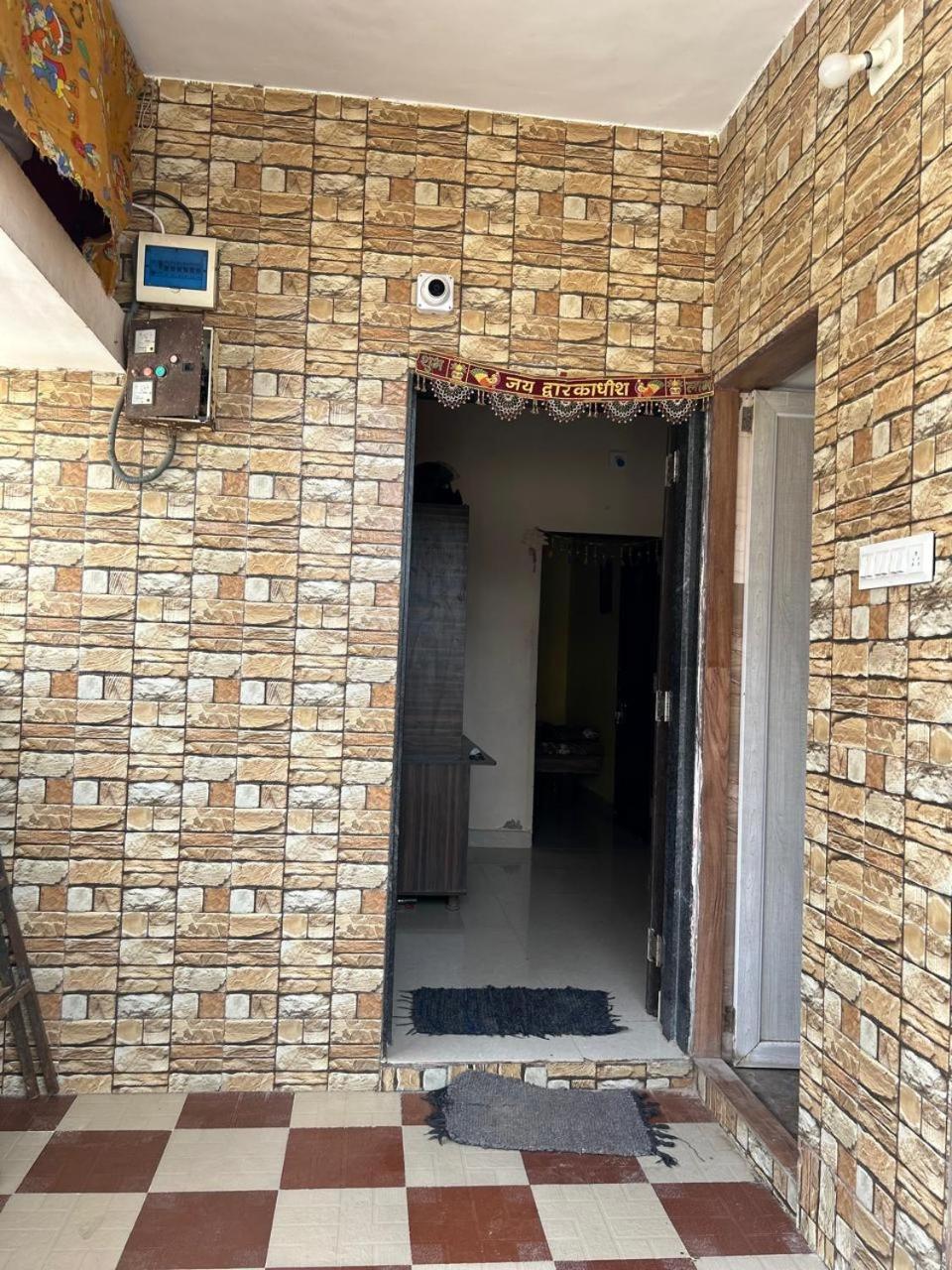 Dwarka Home Stay 2 Only Family Extérieur photo